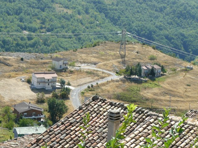 La valle oltre i tetti