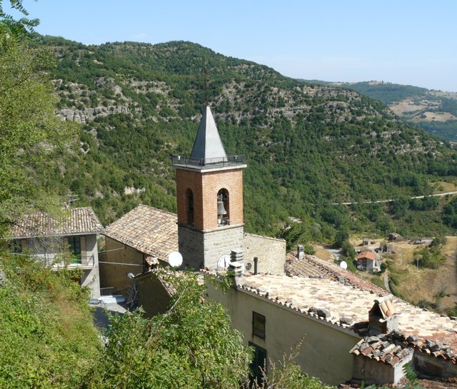 Il campanile e il paesaggio intorno