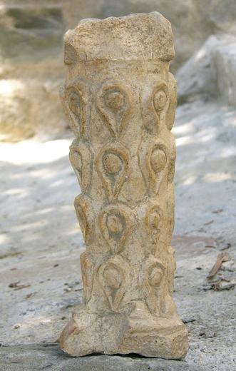Colonna e acquasantiera